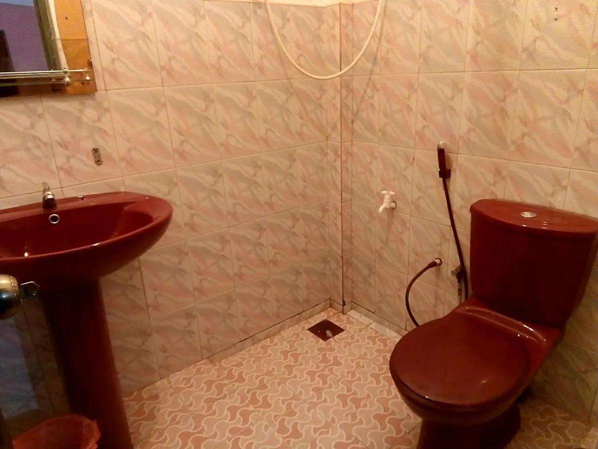 Real Home Stay Nuwara Eliya 2*,